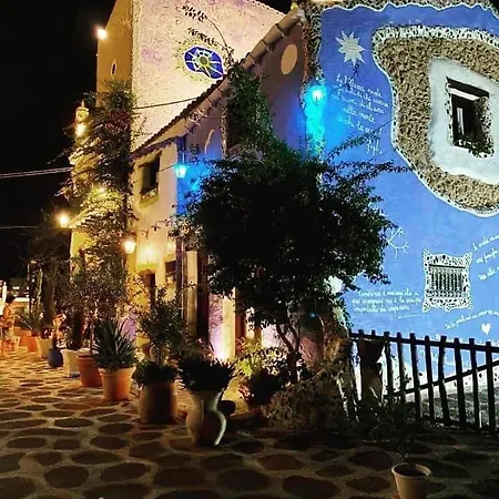 1 Lato Mare * Trappeto (Sicily)