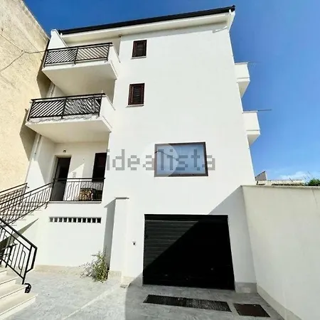 1 Lato Mare Apartment *